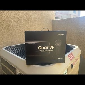 Samsung VR with controller